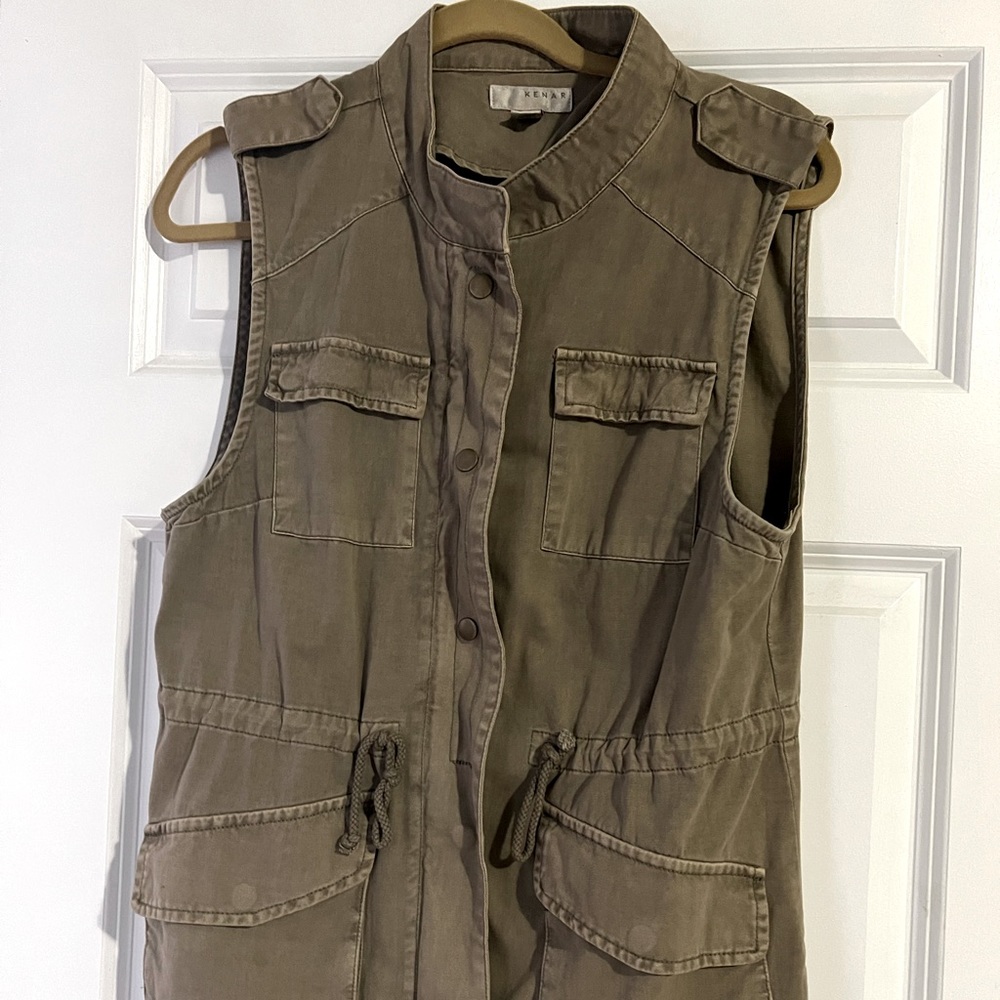 Utility vest.